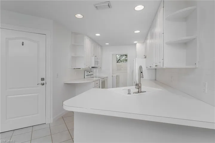 5353 Cove Cir, Naples, Florida 34119