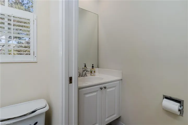 1/2 bath off of laundry room
