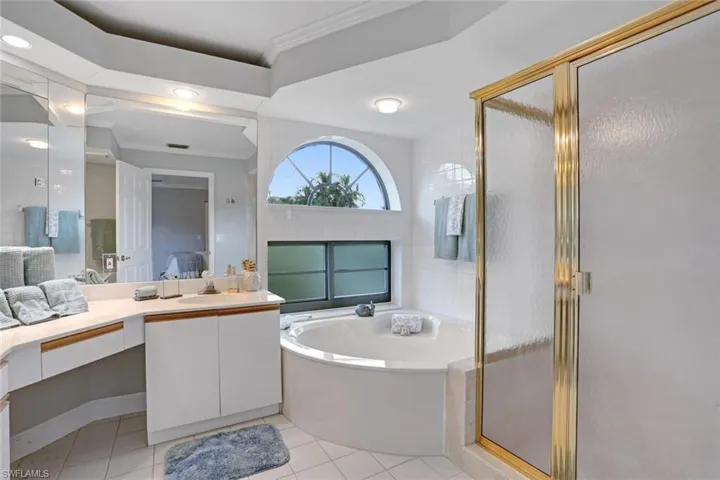 6535  Valen  WAY, Naples, FL 34108