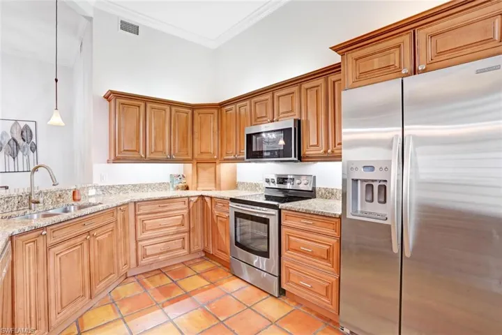 6535  Valen  WAY, Naples, FL 34108