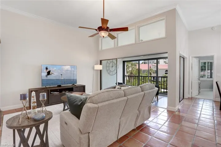 6535  Valen  WAY, Naples, FL 34108