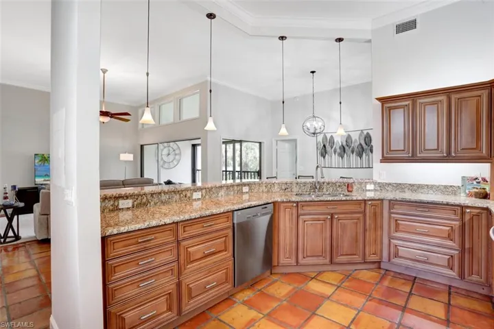 6535  Valen  WAY, Naples, FL 34108