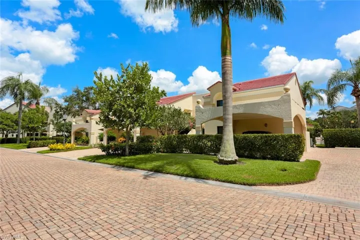 6535  Valen  WAY, Naples, FL 34108