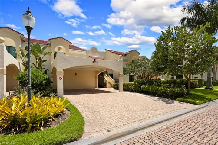 6535  Valen  WAY, Naples, FL 34108