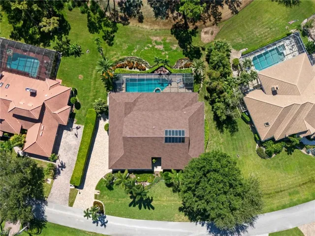 Aerial view of the foot print of the home.