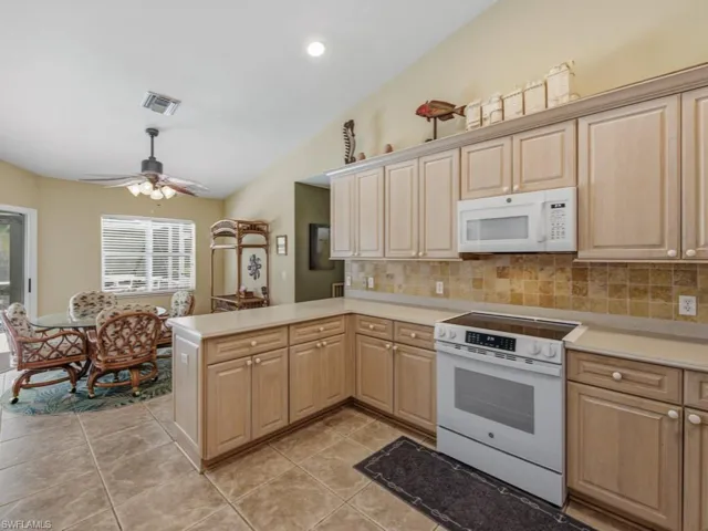211 Bahama Ave, Marco Island, Florida 34145