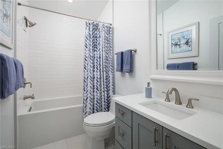 8345  Excalibur  CIR, Naples, FL 34108