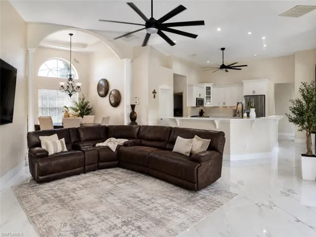 1816 Sw 51st St, Cape Coral, Florida 33914
