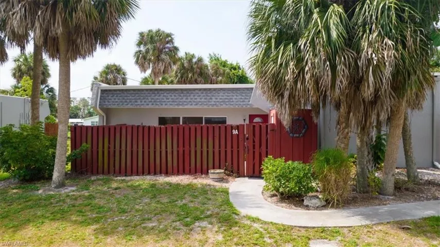 1165  Palm  AVE, North Fort Myers, FL 33903