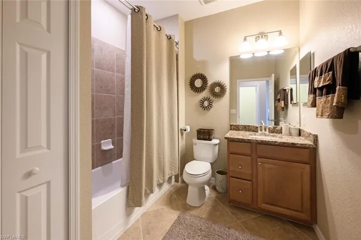 9485 Casoria Ct # 202, Naples, Florida 34113