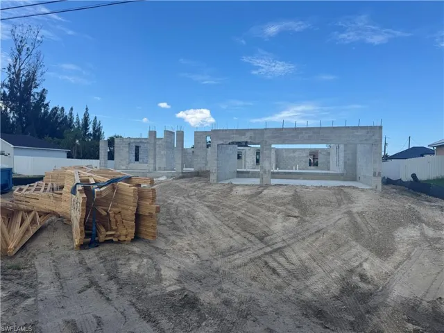 2320 Nw 35th Pl, Cape Coral, Florida 33993