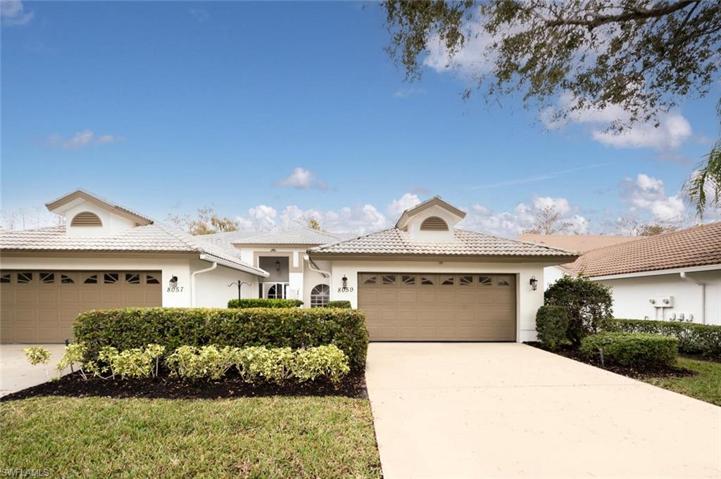 Attached Villa with 2 Car garage