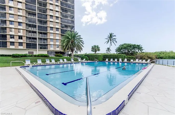 17 Bluebill Ave 1102, Naples, Florida 34108