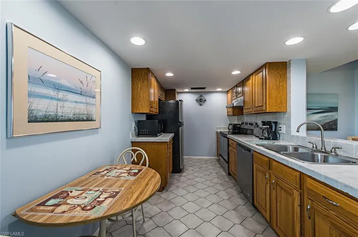 17 Bluebill Ave 1102, Naples, Florida 34108