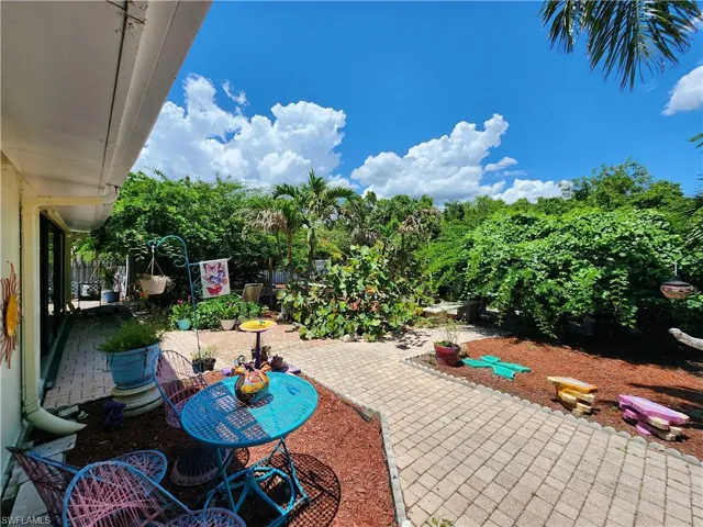 1370 Harbor View Dr, North Fort Myers, Florida 33917