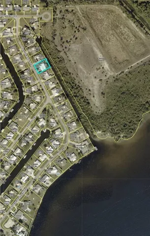 1370 Harbor View Dr, North Fort Myers, Florida 33917