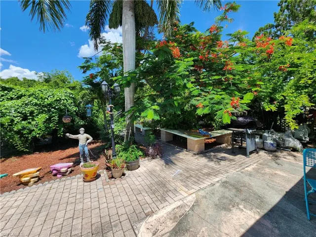 1370 Harbor View Dr, North Fort Myers, Florida 33917