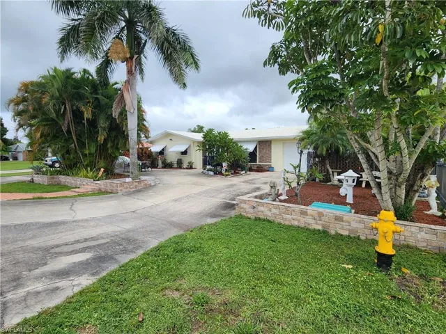 1370 Harbor View Dr, North Fort Myers, Florida 33917