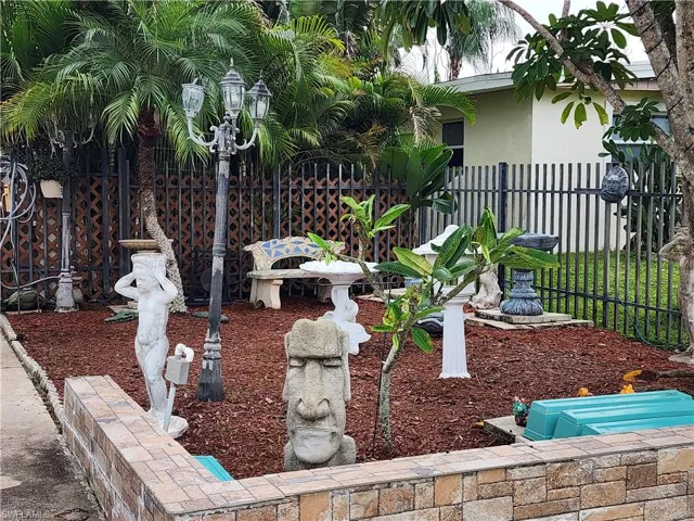 Courtyard in front