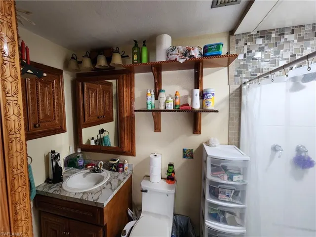 1370 Harbor View Dr, North Fort Myers, Florida 33917