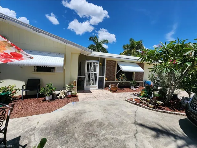 1370 Harbor View Dr, North Fort Myers, Florida 33917