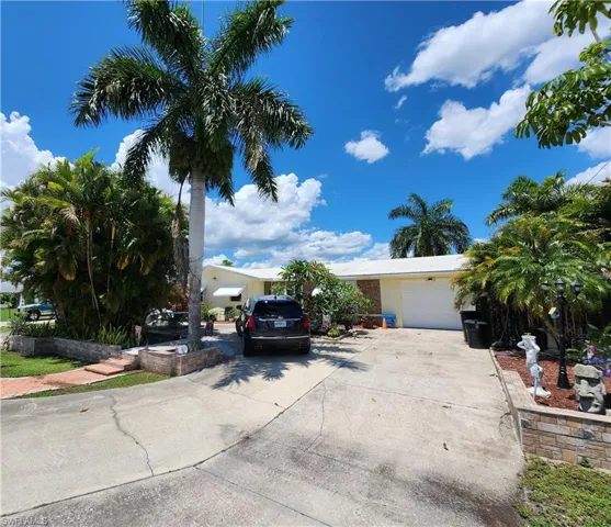 1370 Harbor View Dr, North Fort Myers, Florida 33917