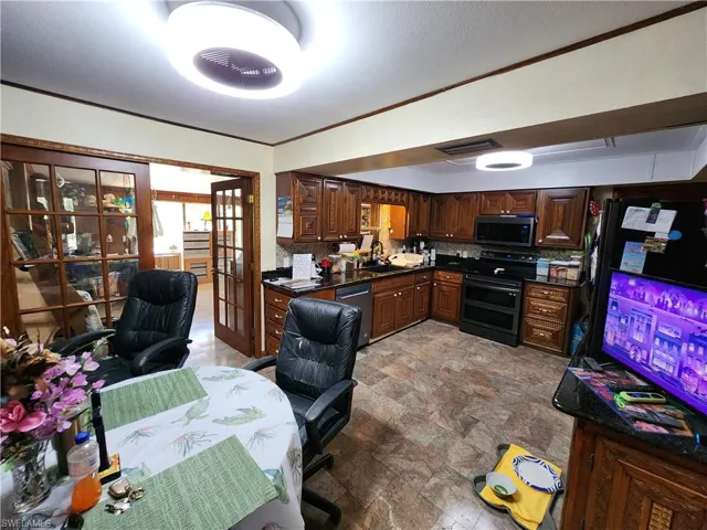 1370 Harbor View Dr, North Fort Myers, Florida 33917