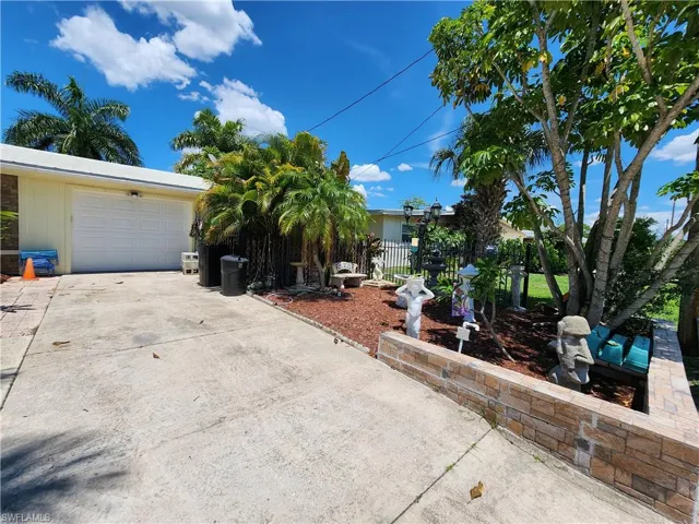 1370 Harbor View Dr, North Fort Myers, Florida 33917