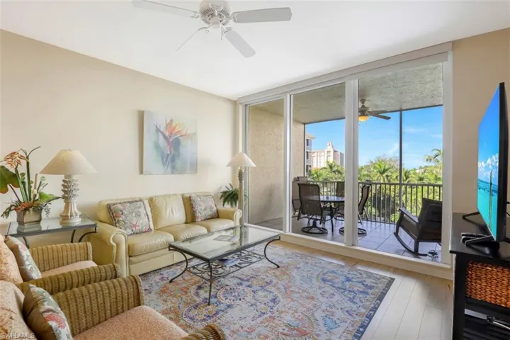 460  Launch  CIR, Naples, FL 34108
