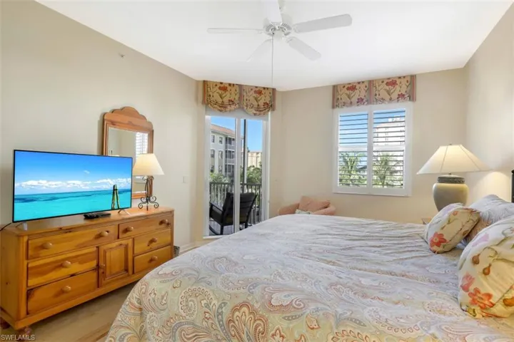460  Launch  CIR, Naples, FL 34108