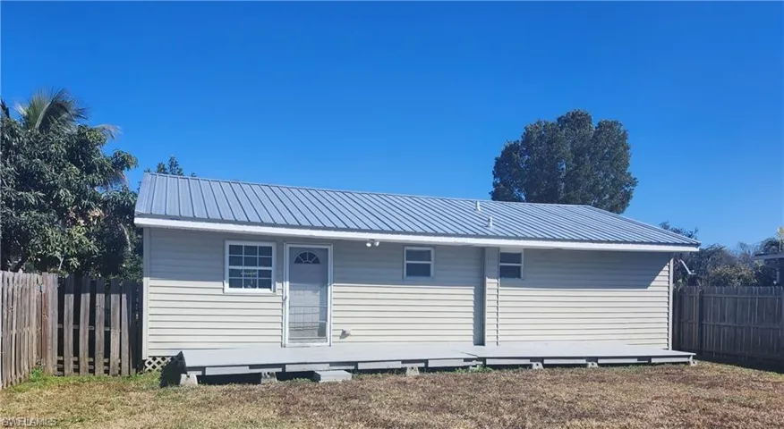 2248 Marina Park Dr, Fort Myers, Florida 33905