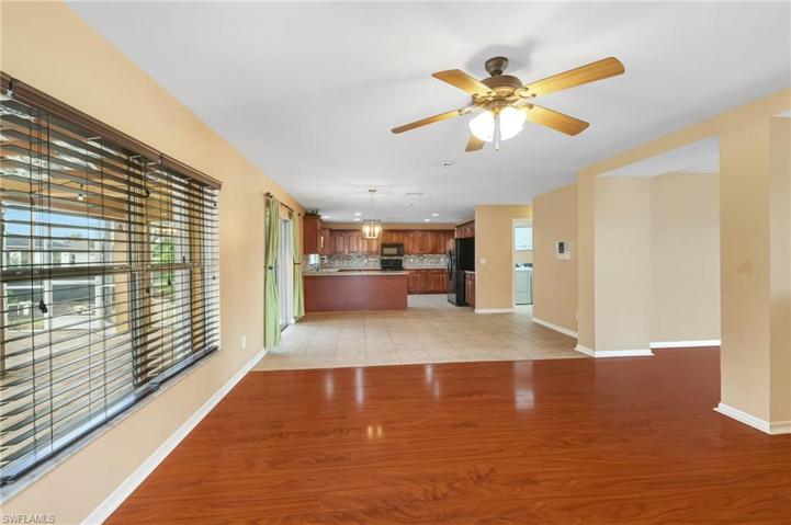 Dinning Room looking into Kitchen