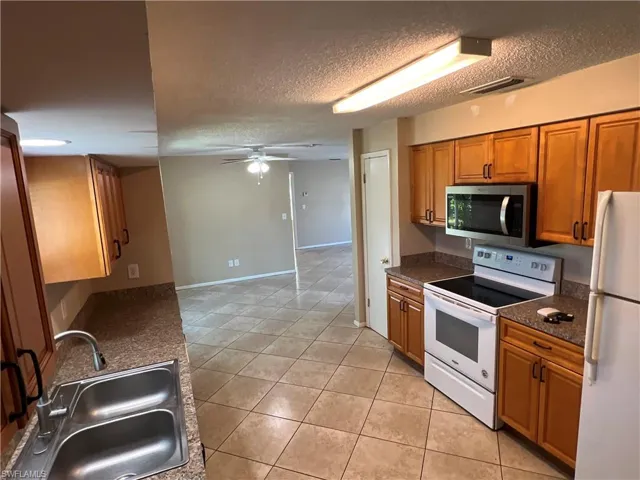 222 Robert Ave, Lehigh Acres, Florida 33936