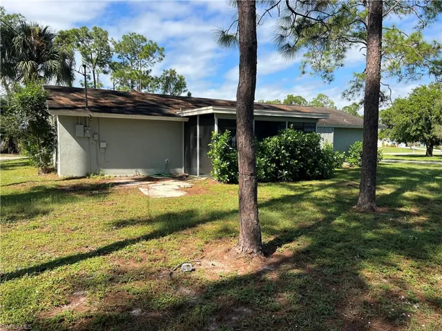 222 Robert Ave, Lehigh Acres, Florida 33936