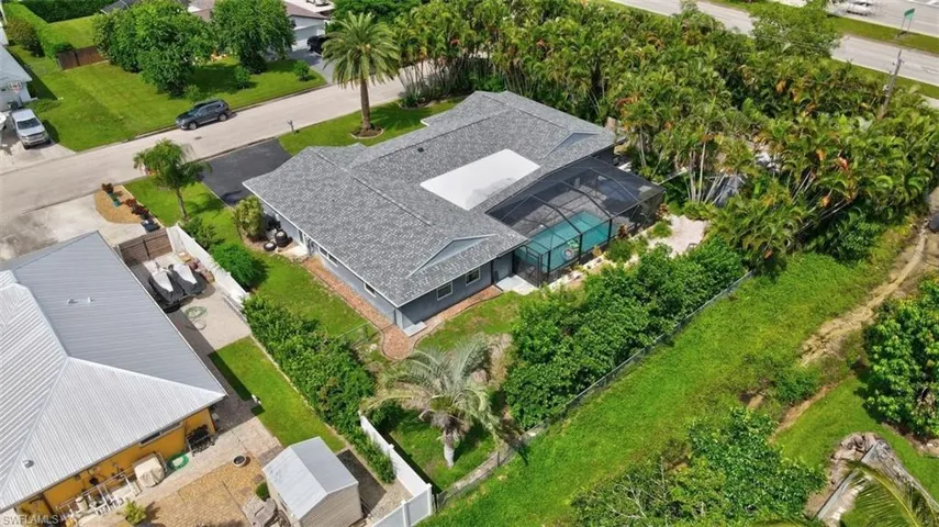 Birds eye view of property