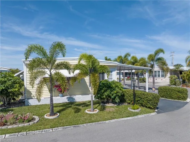 16049  Hibiscus  WAY, North Fort Myers, FL 33903