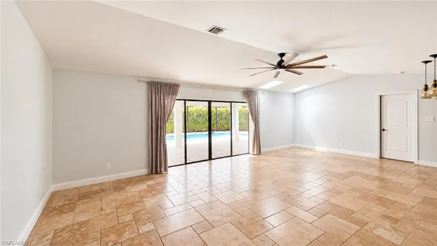 1089 Nottingham Dr, Naples, Florida 34109