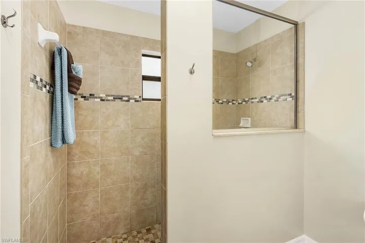 132 Se 27th Ter, Cape Coral, Florida 33904