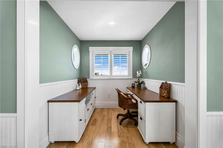 office nook in Primary Suite