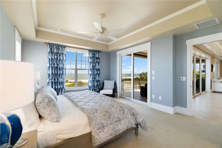 executive suite with access to lanaiand Gulf views