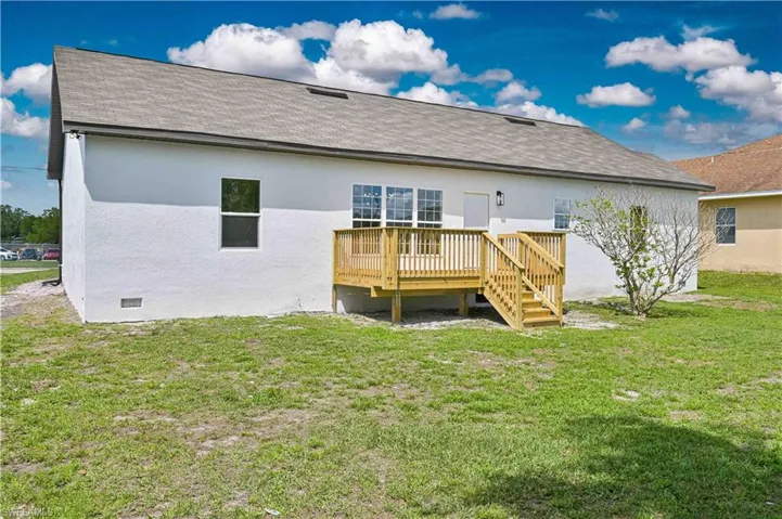 668 Kingsbury St E, Lehigh Acres, Florida 33974