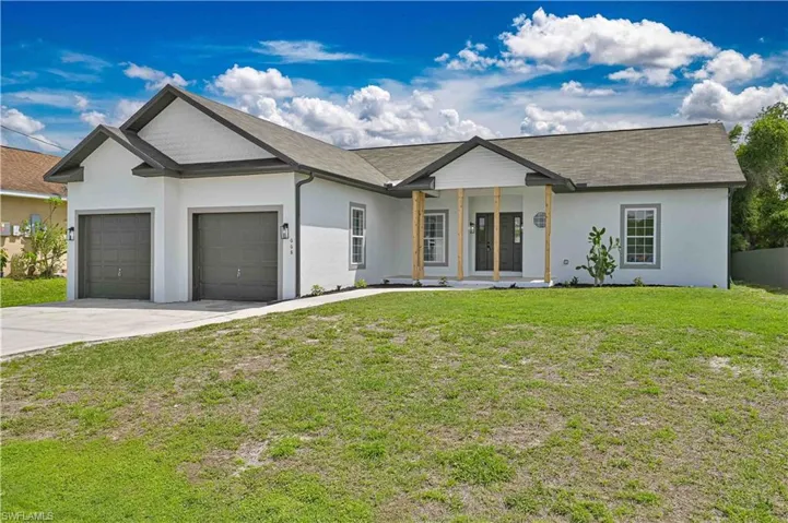 668 Kingsbury St E, Lehigh Acres, Florida 33974
