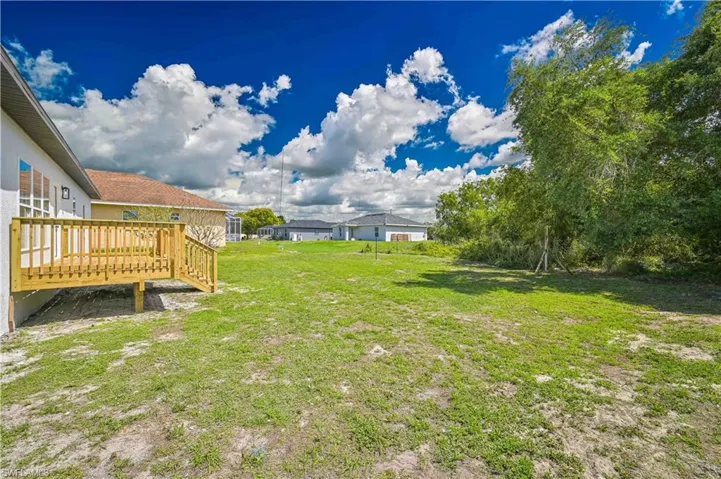 668 Kingsbury St E, Lehigh Acres, Florida 33974