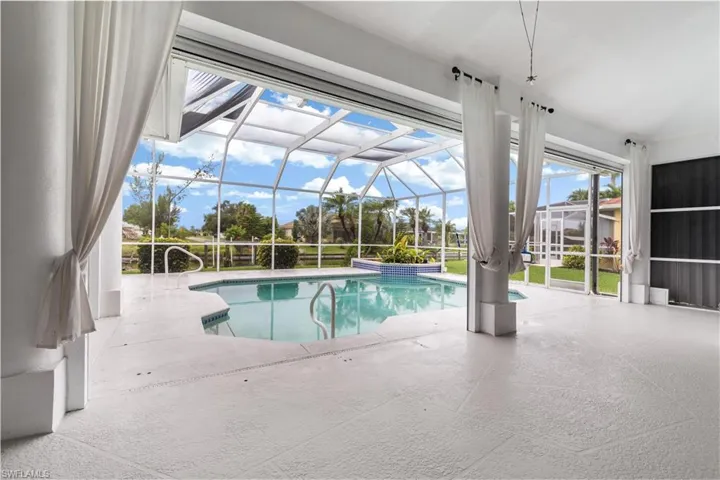 424 SE 29th  ST, Cape Coral, FL 33904