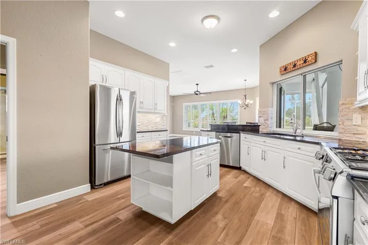 424 SE 29th  ST, Cape Coral, FL 33904