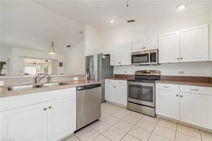 2128 Ne 4th St, Cape Coral Fl 33909