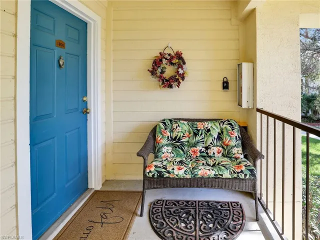 2nd floor entry