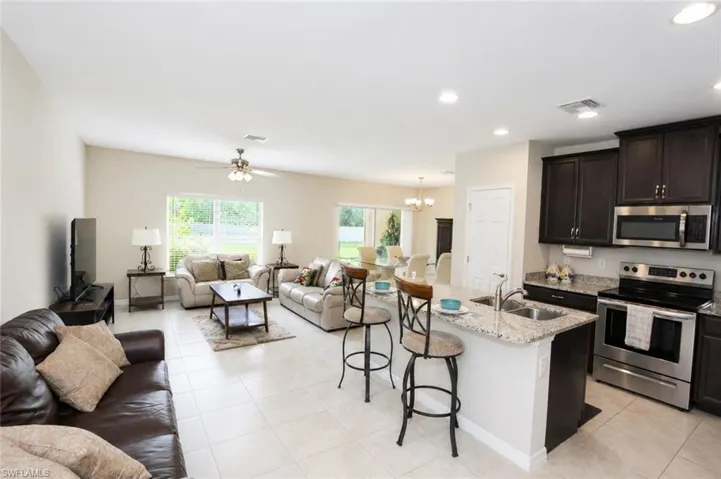 3763 Crofton Ct, Fort Myers, Florida 33916