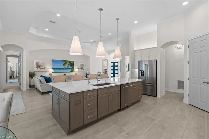 13816  Blue Bay  CIR, Fort Myers, FL 33913