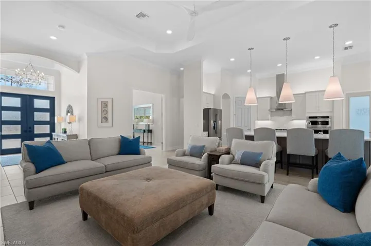 13816  Blue Bay  CIR, Fort Myers, FL 33913